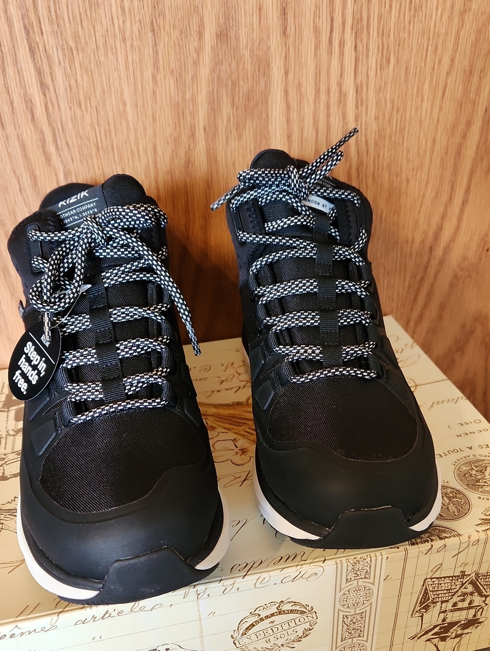 Kizik Black Lace-Up Slip-On Ankle Sneakers